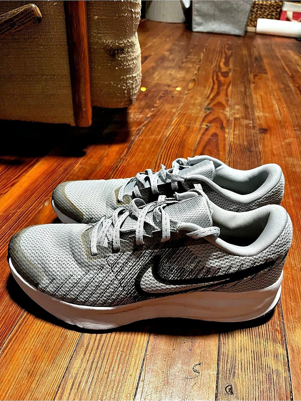 Nike Run Defy Men’s Gray & White US 8